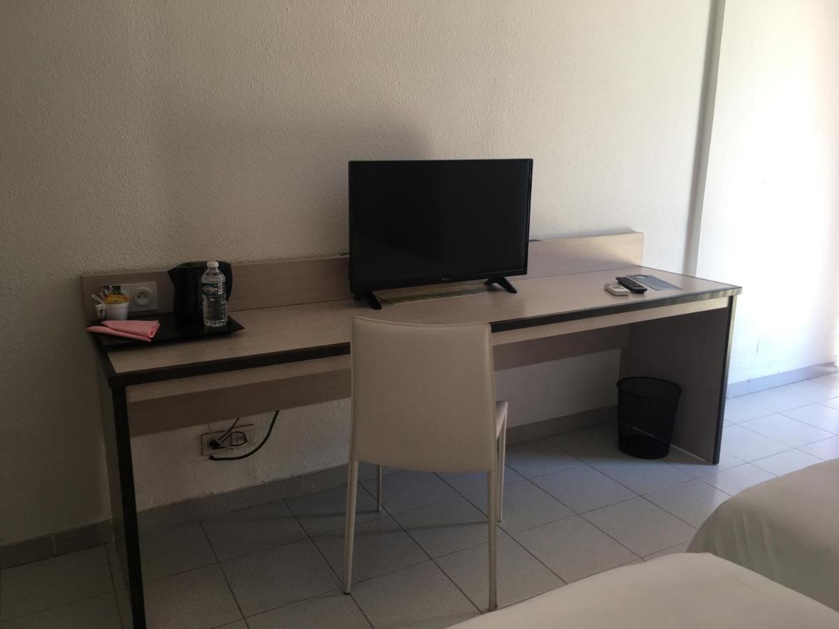 Hotel La Clé Saint-André-de-Sangonis Esterno foto