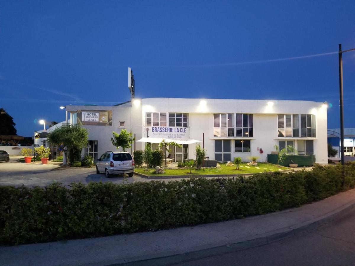 Hotel La Clé Saint-André-de-Sangonis Esterno foto