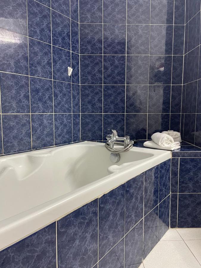 Hotel La Clé Saint-André-de-Sangonis Esterno foto
